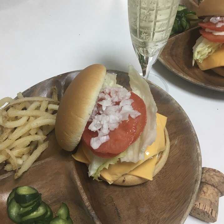 子どもと作る休日ランチ！ダブルチーズハンバーガー